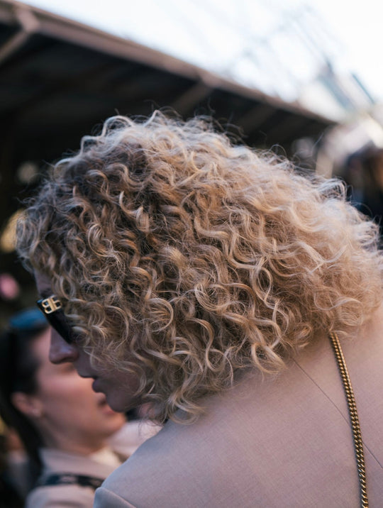 The Science of Curly Hair: Comprehensive Guide & Expert Tips for Care